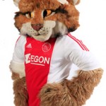 Lucky de mascotte van Ajax...