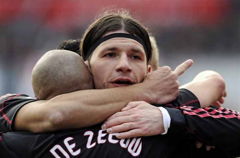 De Zeeuw, Pantelic en Suarez juichen in de Kuip