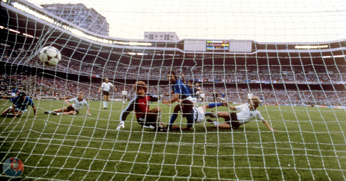 Paolo Rossi scoort in de finale